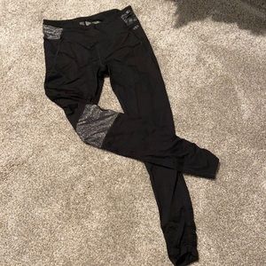 VS workout leggings with silver detailing
